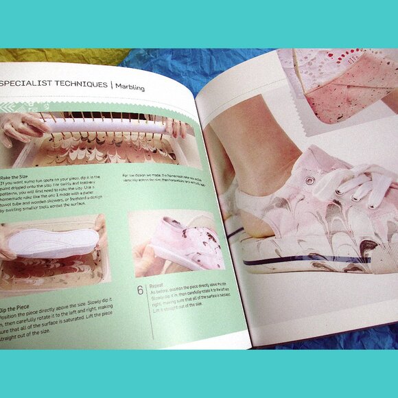 Book - Customize Your Clothes: A Head-to-Toe Guide..., by Rain Blanken - Picture 8 of 13